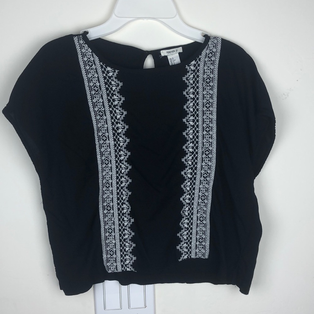 F21 Black Top with white details
